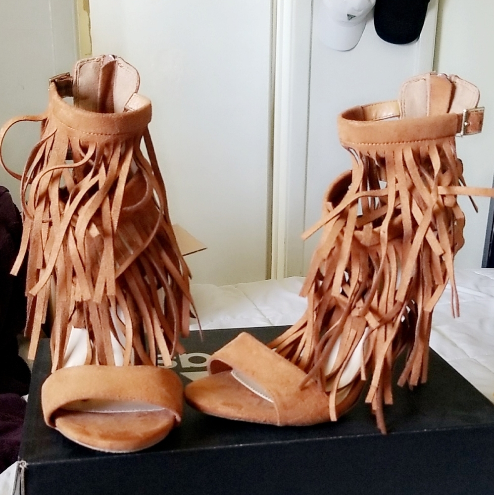 Heels - Picture 2 of 2